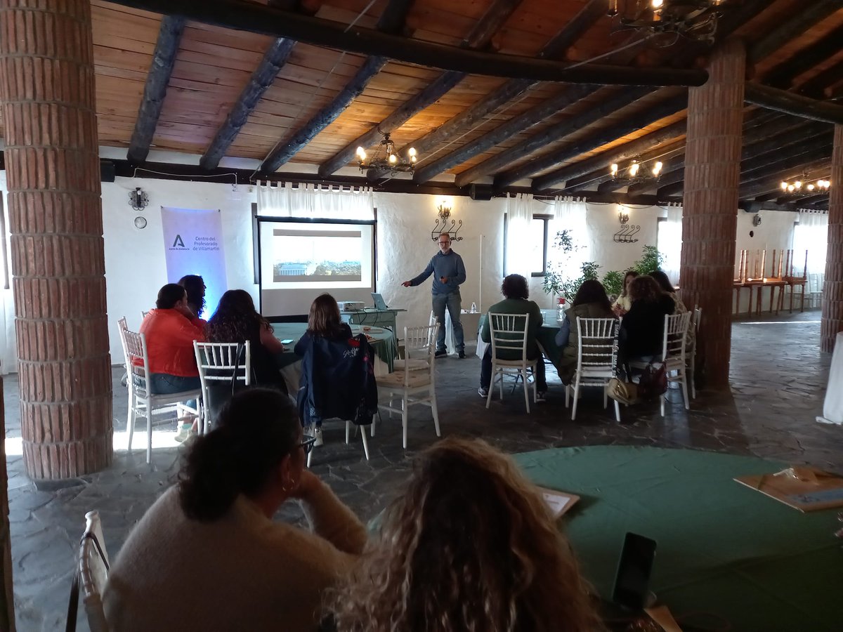 Primera sesión del Curso #AprendizajeServicio con <a href="/pakobarea/">Francisco Barea Durán</a> y <a href="/GloriaPalomo23/">Gloria Palomo García</a> <a href="/REDAPS1/">REDAPS</a> <a href="/aps_sevilla/">Red Andaluza de Aprendizaje Servicio</a> Trabajando por un mundo mejor desde los centros educativos de la Sierra de Cádiz. Proyectos que cambian el mundo #empatía #solidaridad <a href="/EducaAnd/">Consejería Desarrollo Educativo y FP</a>