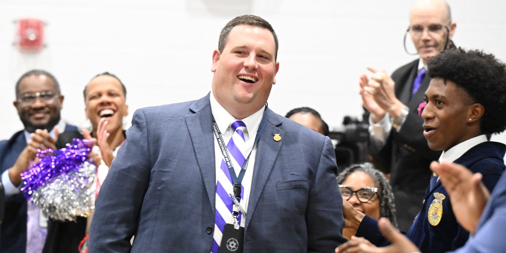 UKAgriculture's tweet photo. @universityofky alum, agriculture teacher @FCPSKY was recently recognized with the @Milken Educator Award — honoring exceptional educators across the country! Jacob Ball worked to start a Junior @NationalMANRRS chapter and established a @NationalFFA group. https://t.co/quO5bHnwkK https://t.co/cNihJxagCg