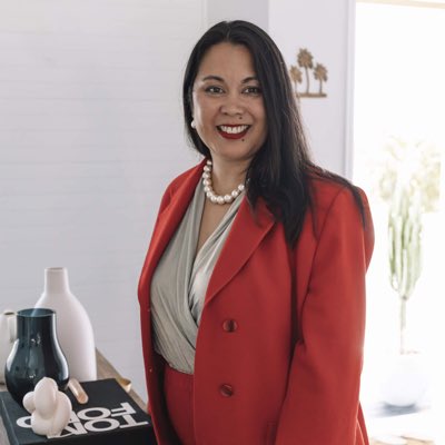 DennaConnects's tweet photo. #NewProfilePic Styled by: @KristinaSavka Photography: @GraceLilyVisuals (Instagram) https://t.co/ppRxmCbqS4