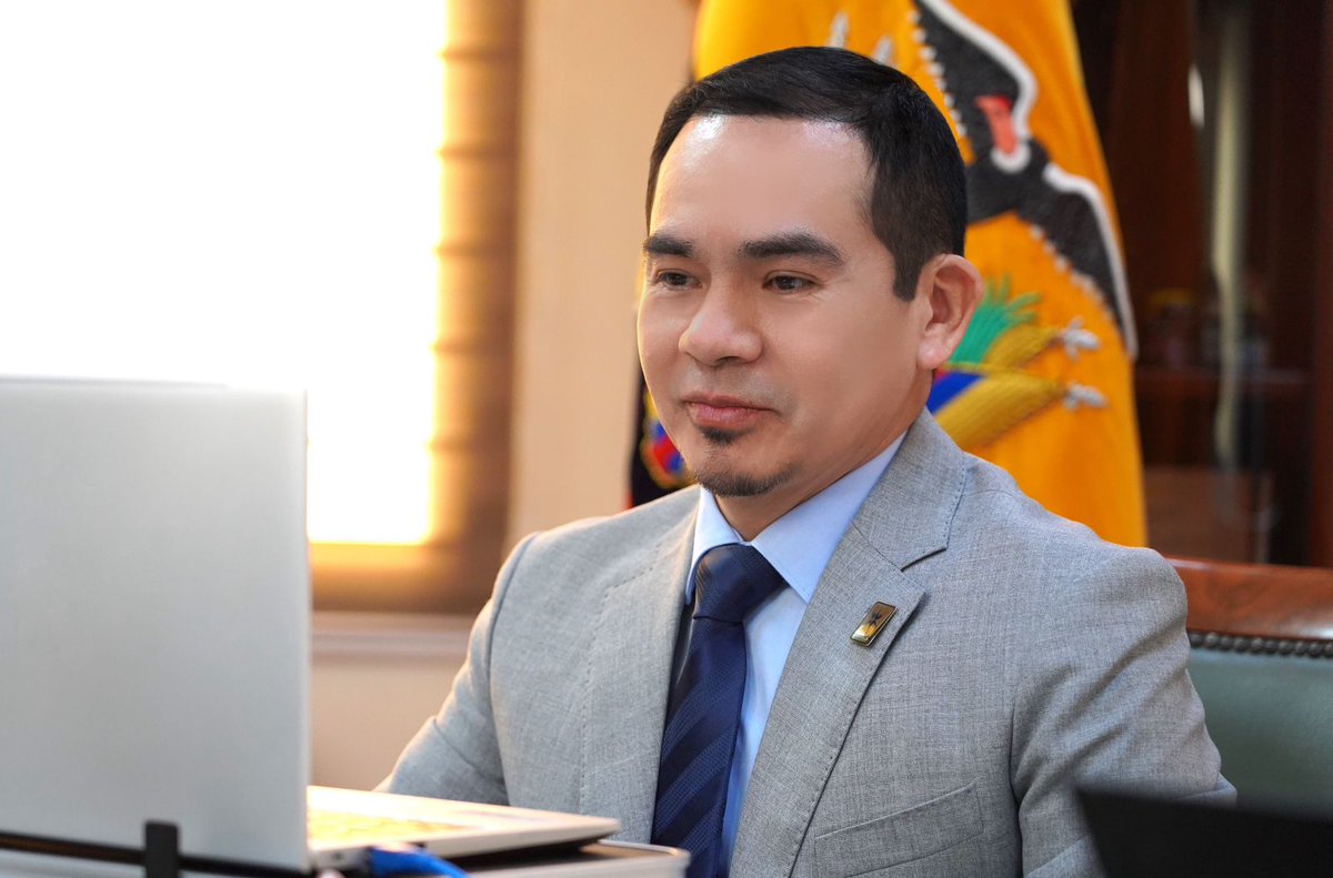DefPublicaEC's tweet photo. 🔴 #AHORA 

El Defensor Público General, @AngelTorresDPG, participa en la XXXVII sesión ordinaria de Defensoras y Defensores Públicos Oficiales del @mercosur (#REDPO).

En la agenda de trabajo se analizarán varios temas: proyectos en materia de Derechos Humanos; sistematización y seguimiento de actos de tortura y otras formas de violencia; proyecto de tecnologías de la información y las comunicaciones; seguimiento de los debates en el Foro Especializado Migración desde el MERCOSUR; entre otros.

#SeguimosCreciendo 📈
#DefensoríaInternacional 🌐