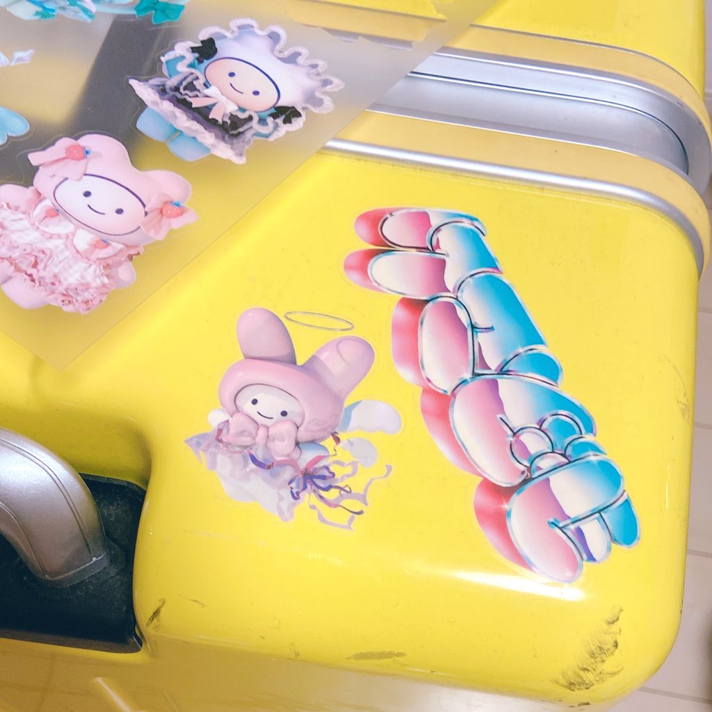 shiroboard's tweet photo. クマども良すぎる　シール無限に欲しい https://t.co/xvDE1KpCCR