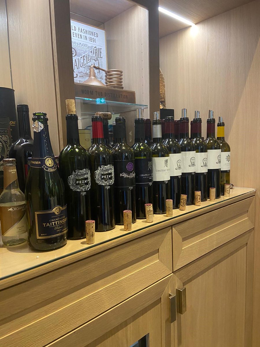 🇬🇧 Yesterday we met up with our friends in Vienna for a full tasting of our range! Cheers!

🇫🇷 Hier, nous sommes allés à la rencontre de nos amis de Vienne pour une dégustation complète de notre gamme ! Cheers!