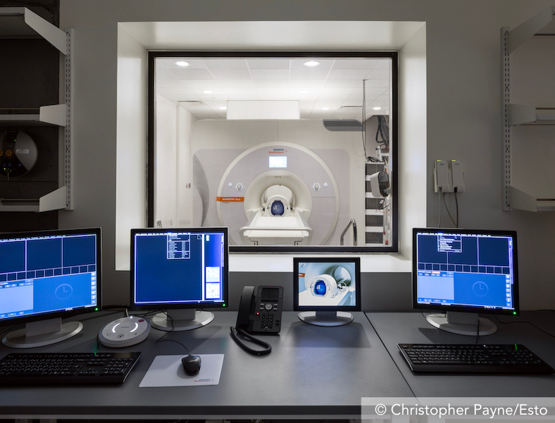 EmoryMedicine's tweet photo. Emory is the 1st institution in #Georgia to provide researchers with 7 #Tesla #MRI technology, which offers exceptional resolution for research in neuroanatomy, brain function &amp; neurological disorders. How @emoryradiology is using this tool ➡️ https://t.co/aUcT24LKlV https://t.co/BsOYMEdgDU