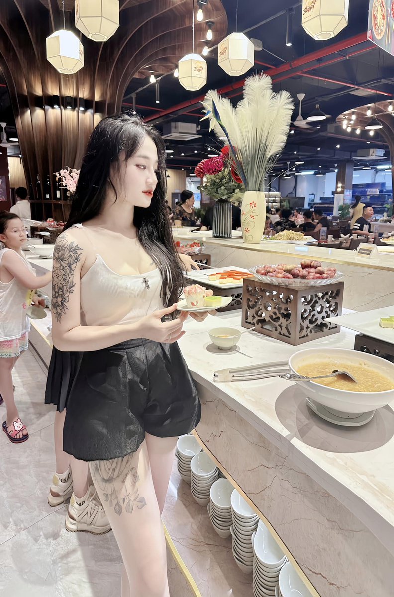 DaisyRiver74534's tweet photo. Lấy kéo cắt đôi nỗi sầu thì ta sẽ được 2 nỗi sầu #tuongtac #cheouytin https://t.co/sCLo6LWpzz