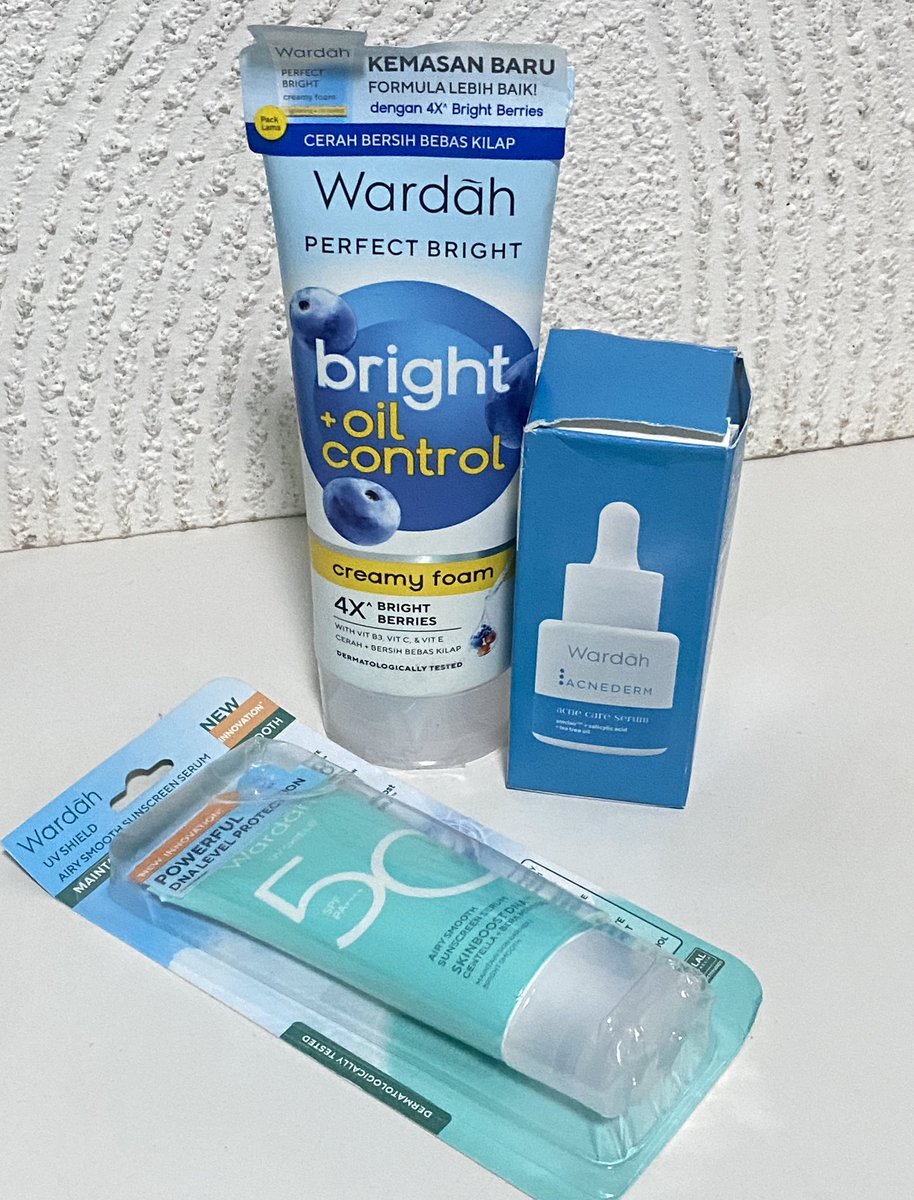 reviewbylia's tweet image. Siapa yg masih bangunnn? Giveaway yuk 😗

✨GIVEAWAY 1 PAKET SKINCARE UNTUK 1 ORANG PEMENANG✨

Rules: 
- follow @reviewbylia
- rt+like tweet ini
- rt+like tweet dibawah ini
- rep “mau dong!!”

Ongkir aku subsidi 20k~
Aku end tanggal 15 november yaa, good luck semuanya 😚✨