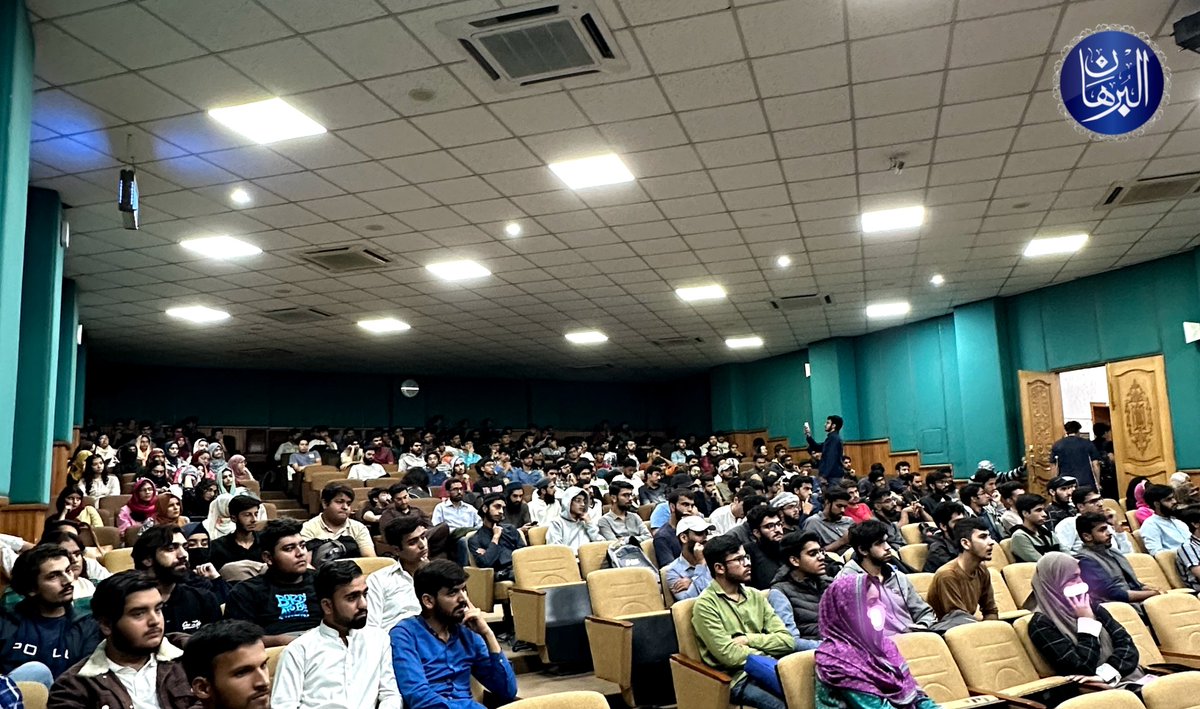 alburhanorg's tweet photo. A packed house of our esteemed youth, gained understanding and awareness of the importance of 𝙈𝙖𝙨𝙟𝙞𝙙 𝘼𝙡-𝘼𝙦𝙨𝙖, 𝘼𝙡-𝙌𝙪𝙙𝙨, 𝙖𝙣𝙙 𝙋𝙖𝙡𝙚𝙨𝙩𝙞𝙣𝙚 from our renowned speakers Ustadh Danyal Malik and Ustadh Shehryar Latif.
#alquds #FASTNUCES #youth https://t.co/qAgM4OgFkZ