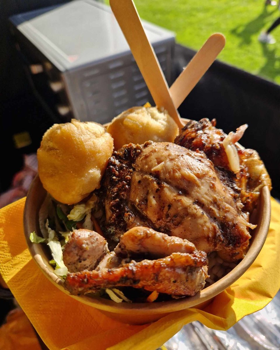 Shout out to Jonathan's Catering for last night's pop-up! Coming up next week is Marinades Caribbean Pop-Up! 🌴Join us Tuesday, 14th Nov, for a flavor-packed experience. Indulge in authentic Caribbean cuisine that's not to be missed.  🍽️🍻  #Foodporn #Stroud #StroudBerwery