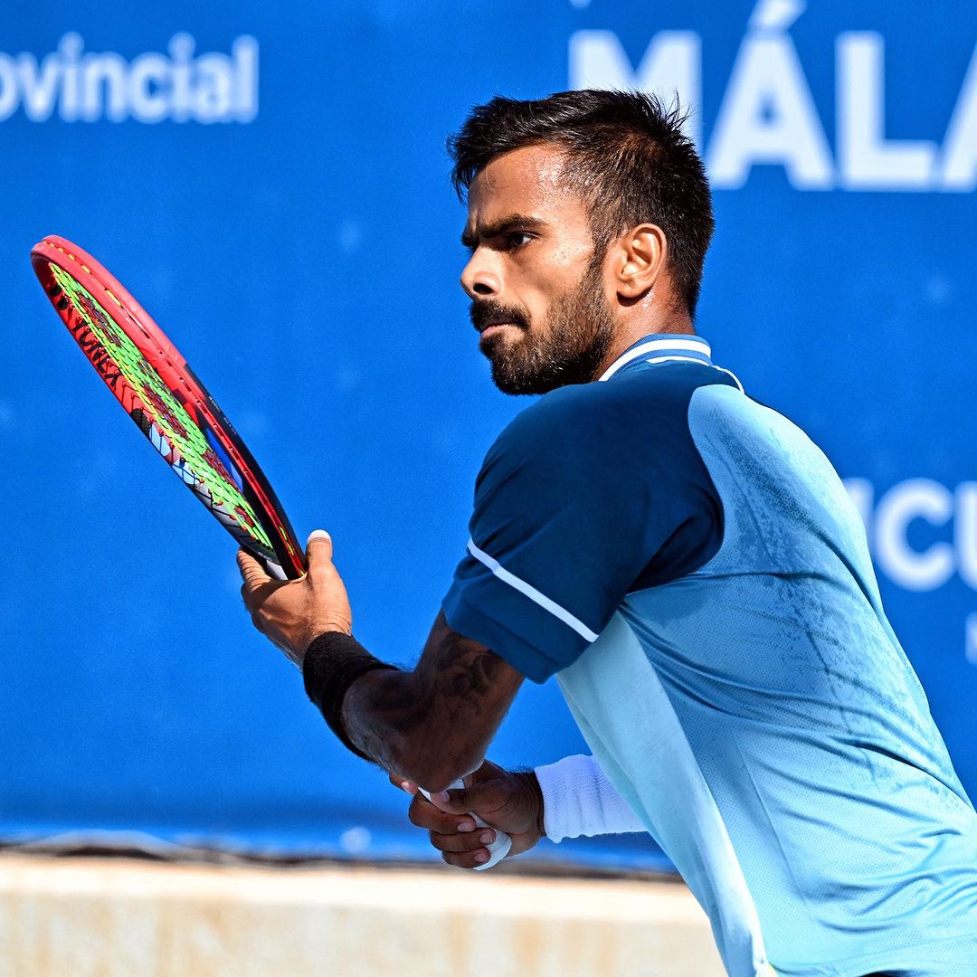 S nagal shop tennis