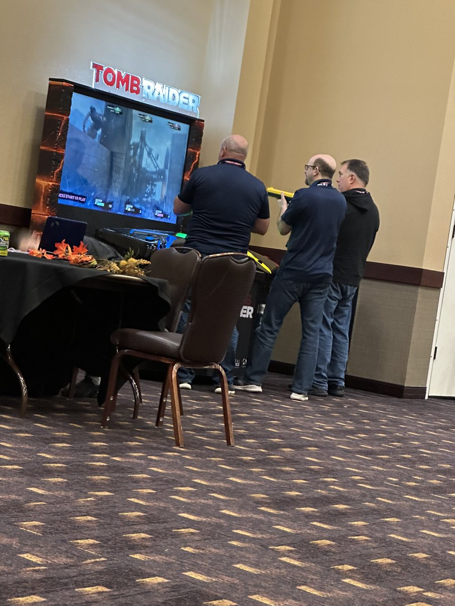 1kevgriff's tweet image. Look at these @techbash guys doing the serious behind the scenes conference work…