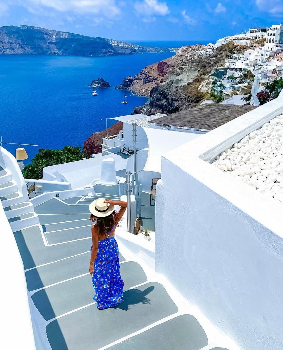 Oia Village
Santorini Island | Greece 🇬🇷

Photo Credit: travelgreece | IG