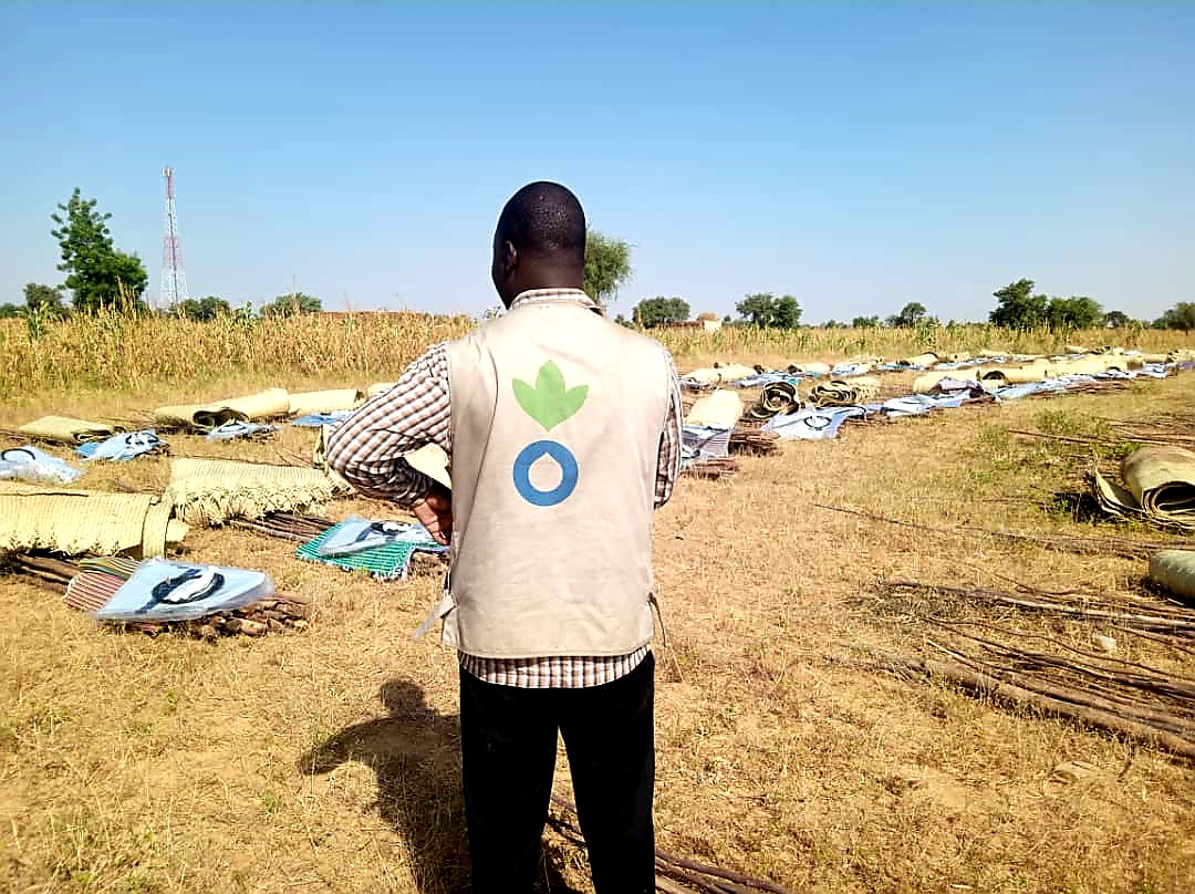 📌#Bangui #Bagaroua dans la région de Tahoua🇳🇪 Nous avons distribué 500 kits abris🛖, 218 kits non alimentaire et 6080 sachets PUR🚰à 500 ménages de déplacés internes🤝 #Mécanismedereponserapide #soulagerladetresse