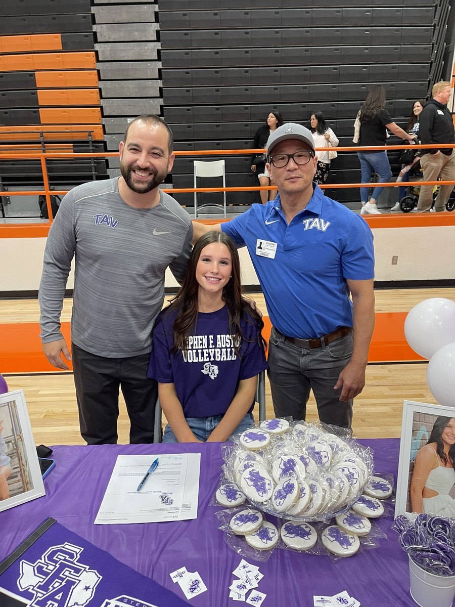 TAVVolleyball's tweet photo. #TAVSigningAlert: Congrats to #TAV18Blue athlete Harley Krause (Rockwall HS) for signing with SFA! #GoTAV https://t.co/uFZ5h2vY9Y