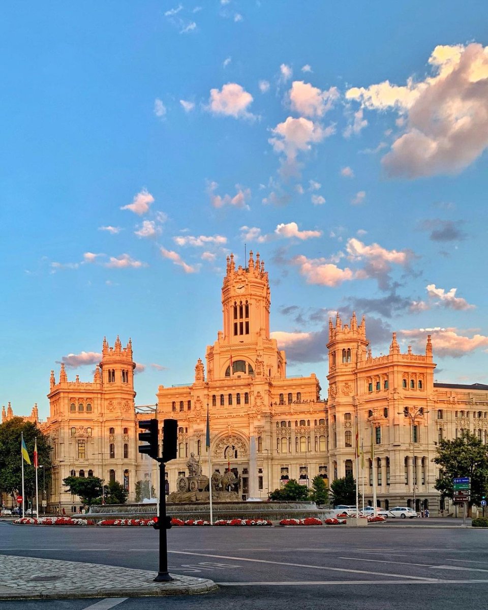 📸 Madrid

👉 #Madrid #DiaDeLaAlmudena #Viajar #travel #instatravel #instaviajes #España #Spainstagram #viajarporespaña #viajarporMadrid #turismo #turismoEspaña #turismoMadrid #descubrirEspaña #visitaEspaña #visitaMadrid #Addicted_to_Madrid #IG_Madrid