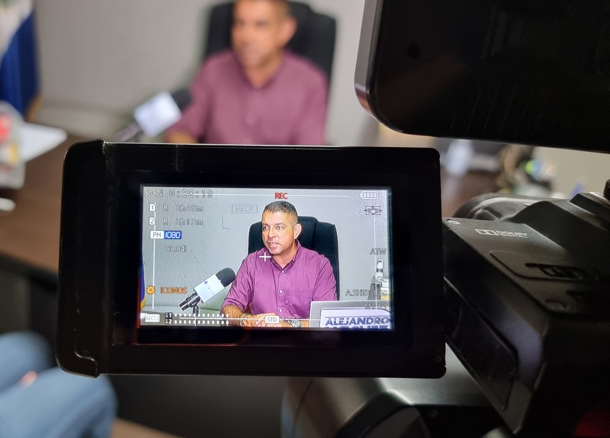 Alejandr0Nochez's tweet photo. Esta mañana he brindado declaraciones a @NoticieroHechos de Canal 12, con respecto a diferentes temas, específicamente sobre mi candidatura a Alcalde por el Municipio de San Salvador Centro. 

TU BIENESTAR ES MI PRIORIDAD.

Alejandro Nóchez 
"Cerca de la Gente". https://t.co/RAmgoWBuft