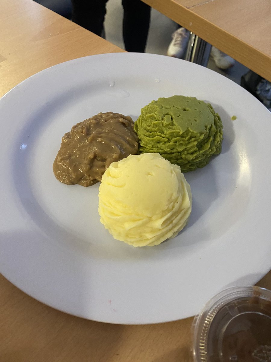 JoyBallanceRD's tweet photo. @BelfastTrust @MNpathway @BAPENUK @MalnutritionTF Modified snack and meal time! Pavlova, strawberry mousse and not featured a beautiful terrys chocolate orange dessert that was eaten up before it could be photographed! @iddsi_org #modifieddiet #dysphagia https://t.co/mnF2ppoTDS