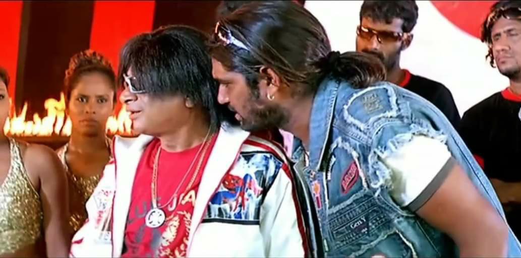 GaneshTweetzz_'s tweet photo. @rcholicc Valladi Bhaari Cinema Nee.. Saif &amp; Janhavi Kuda Unnaru Sir..

Manake Shankar Sir Dates Ivvatledu Inka.. https://t.co/HCDwpnphIQ