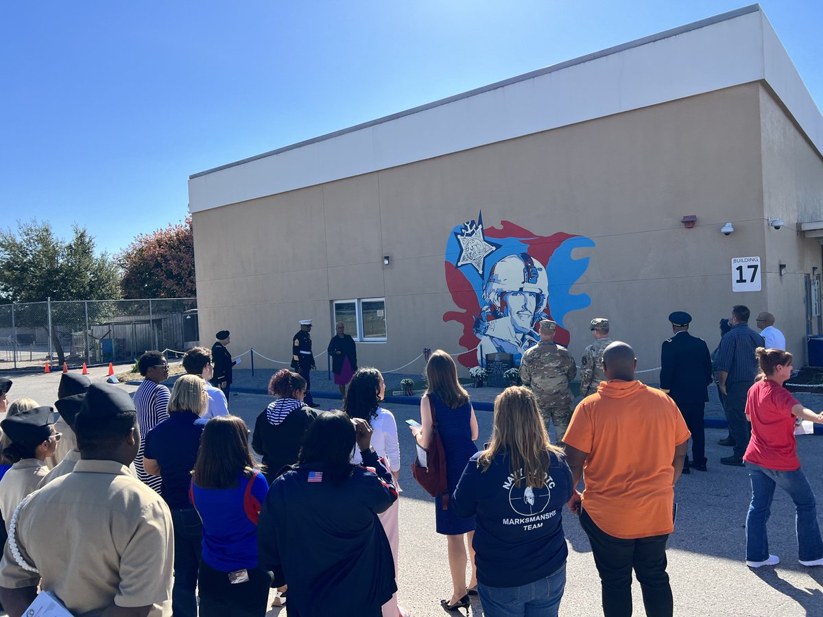 HillsboroughSch's tweet photo. The school unveiled a new plaque and mural in honor of Sgt. First Class Smith. The mural was done by @HCSOSheriff Master Deputy and @myTBThs alum Jacob Ayala. https://t.co/epeBUcQblG