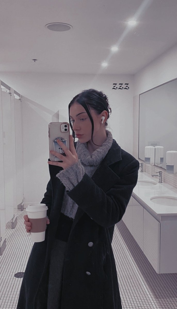 𝗜𝗡𝗦𝗧𝗔𝗚𝗥𝗔𝗠 𝗣𝗢𝗦𝗧 「@𝘉𝘹𝘥𝘹𝘴𝘴𝘊𝘩𝘭𝘰𝘦」

❝Work bitch! ❞