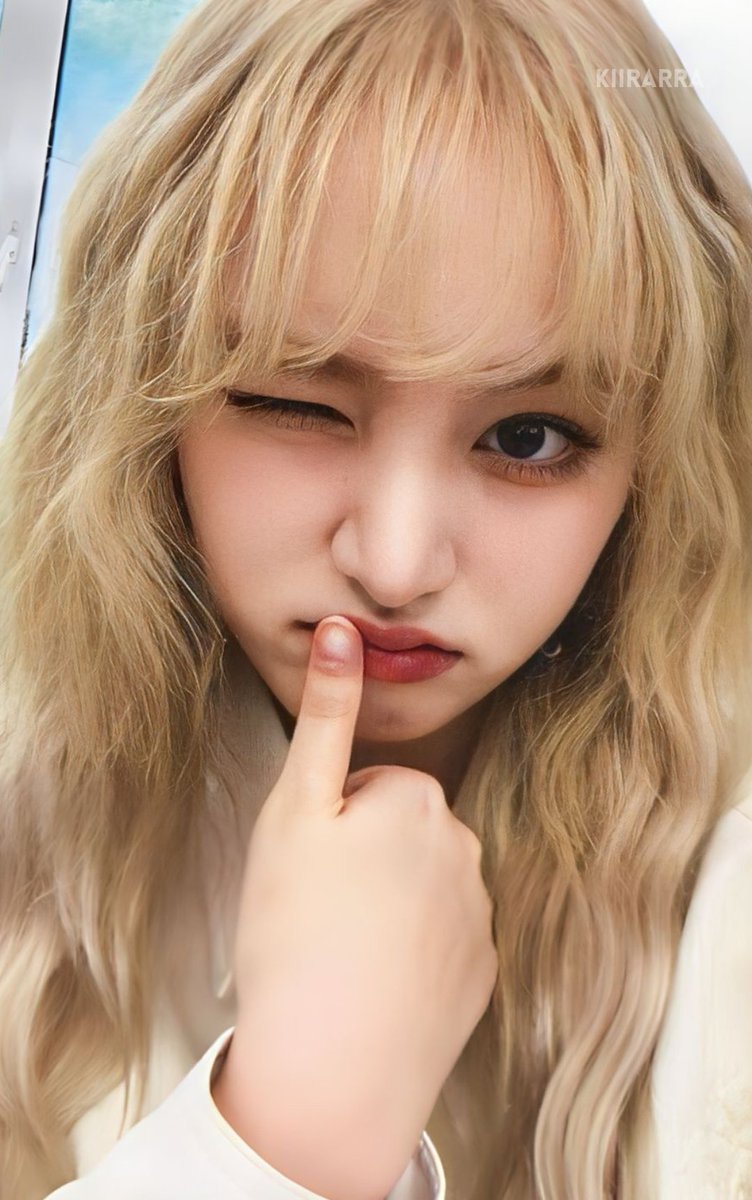 KIIRARRA's tweet photo. Ive Mine Photocard Scan
   Ktown4U Pre Order Benefit

Liz Leeseo https://t.co/8ugDBDav7s