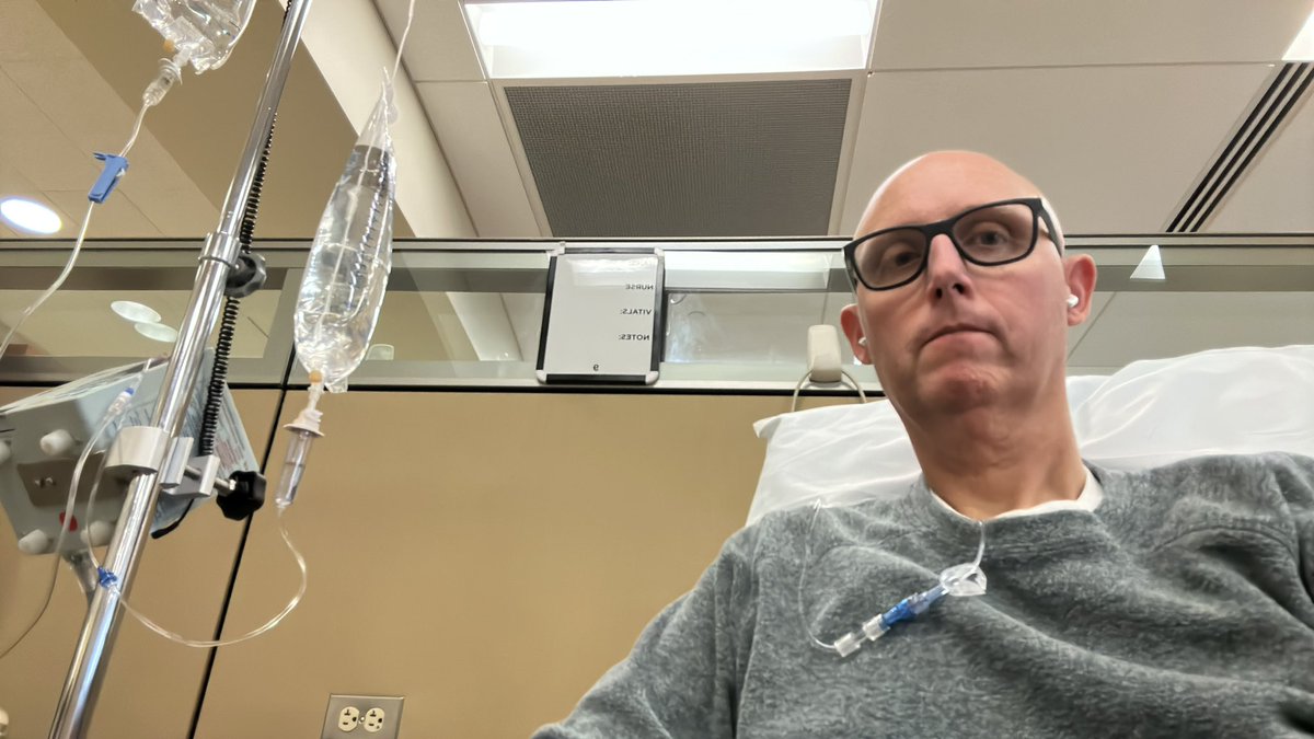 jacketfan78's tweet photo. Getting some hydration before @mymorningjacket epic 3 night run at the Chicago Theater. Love watching these boys in action. #fuckcancer https://t.co/sqd8xq3ENS