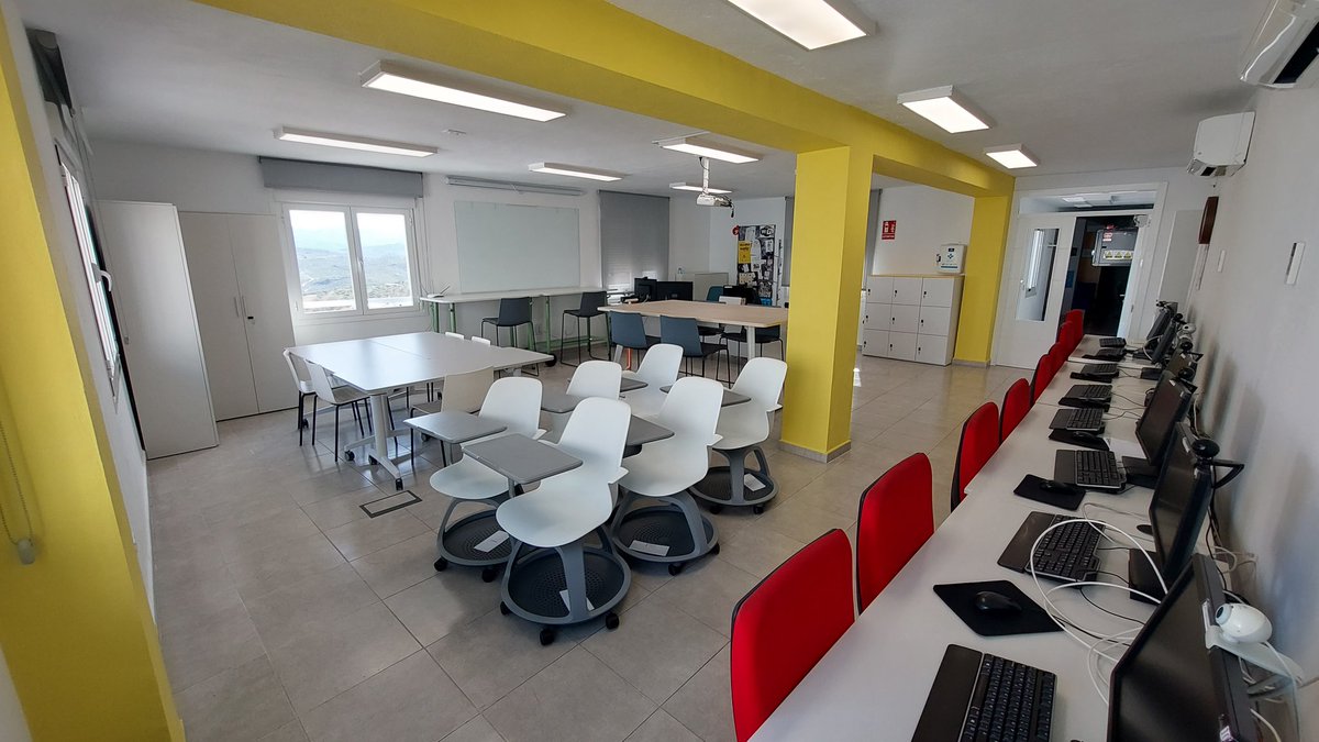 VuelaAlozaina's tweet photo. #ALOZAINA MODERNIZA Y RENUEVA SU CENTRO #GUADALINFO 🚧💻🖥️
Ya somos Punto @VuelaGuadalinfo , lo que supone una transformación para actualizarse y seguir potenciando el aprendizaje digital de la ciudadanía andaluza a través de más y mejores recursos tecnológicos. @aytoalozaina https://t.co/ky4ZcKxVGD