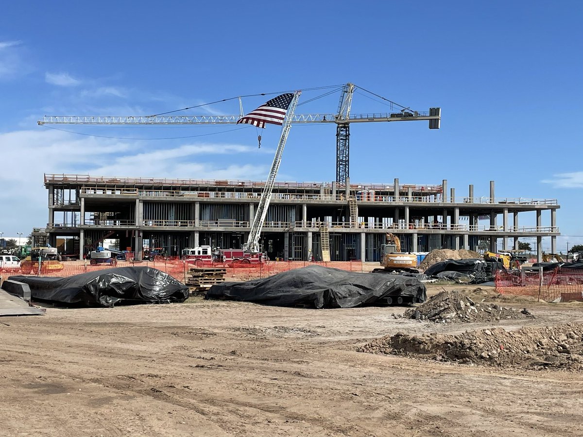 UTRGVCancer's tweet photo. Beautiful day for the Topping Off ceremony for the UTRGV Cancer and Surgery Center.  So much hard work has gone into the project for the Rio Grande Valley https://t.co/qGcRbhDoyk