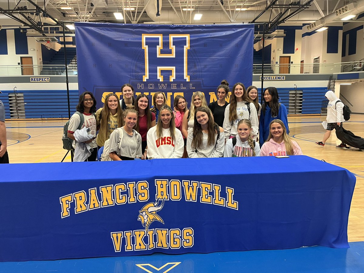 <a href="/FHHLadyViksGolf/">Francis Howell High School Lady Vikings Golf</a> <a href="/Binchiostro/">Brooke inchiostro</a> <a href="/UMSLAthletics/">UMSL Athletics</a> Love the support from her team❤️