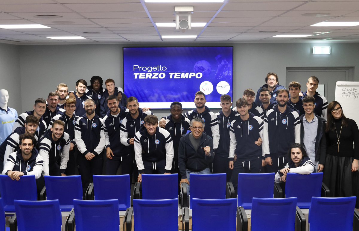 UCAlbinoLeffe's tweet image. Bosch &amp;amp; @LegaProOfficial, il progetto TERZO TEMPO fa tappa all'AlbinoLeffe Campus di Zanica! 👨‍🏫

Leggi qui ▶️ tinyurl.com/3ycv7jdy ✍️

@ManpowerGroupIT #LabLaw #SerieCNOW #LegaPro #terzotempo #albinoleffecampus 💙