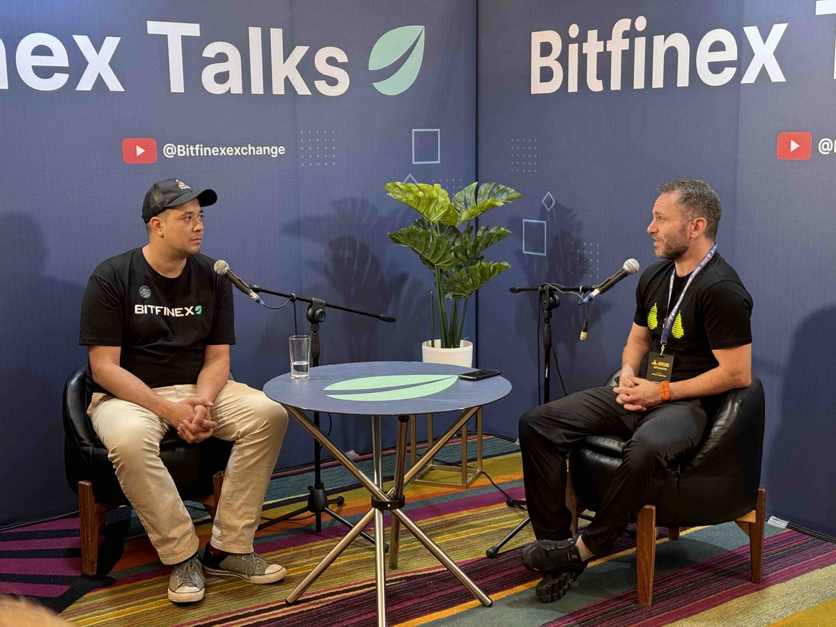 bitfinex's tweet photo. The #BitfinexTalks booth is packed at @AdoptingBTC!
Watch the livestream now: https://t.co/ggrOx4KUtj https://t.co/nEXEXtzbJg