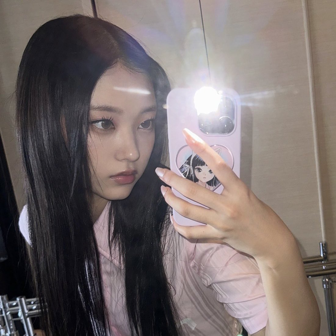C00LW1TH_MINJI's tweet image. Doing this again…looking for interactive moots

— she / they | 7teen | I’m very cool 😎 
— not new to #stantwt &amp;amp; #kpoptwt
— looking for #NewJeans #itzy #SKZ #SVT #aespa #IVE #nmixx moots &amp;amp; dm buddies 💗 !! 
— I also play Genshin impact 😗

↻ / ♡ to spread. thank you ☺