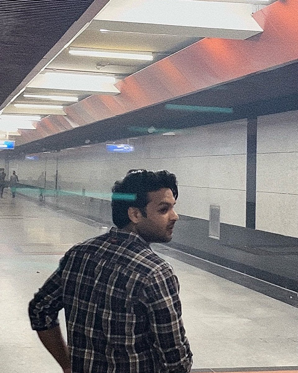 mr_arnavkumar's tweet photo. If you repeatedly have to tell someone the SSSAAAMMMEE EXACT thing about how you feel and nothing changes, understand they don’t respect you.

https://t.co/TKWkbR4dY7 https://t.co/ME7u2Mb8fd