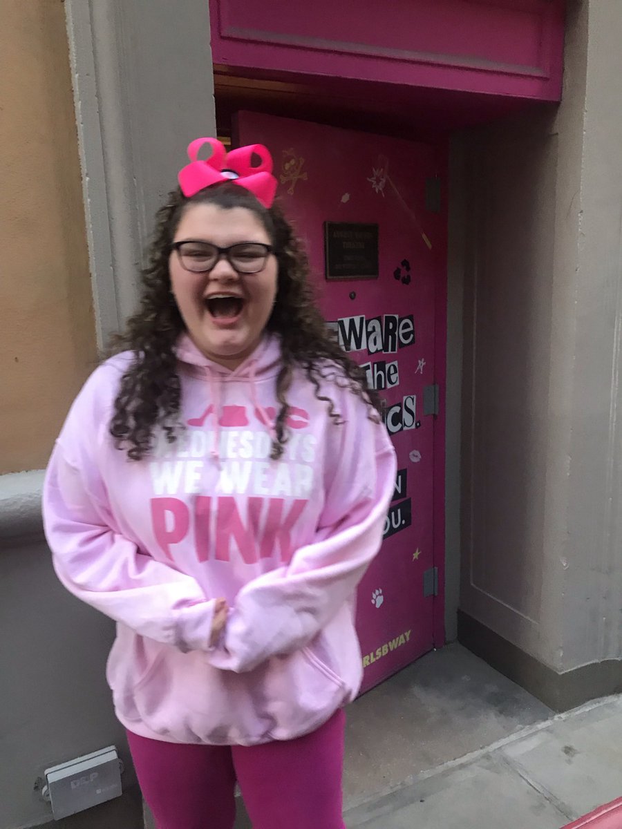 maddie ❄️🦷🪩🩷🌈🌻☀️✨ tweet media