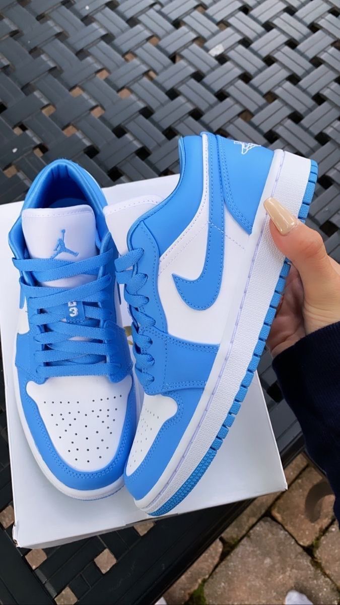 Air Jordan 1 Low 💙