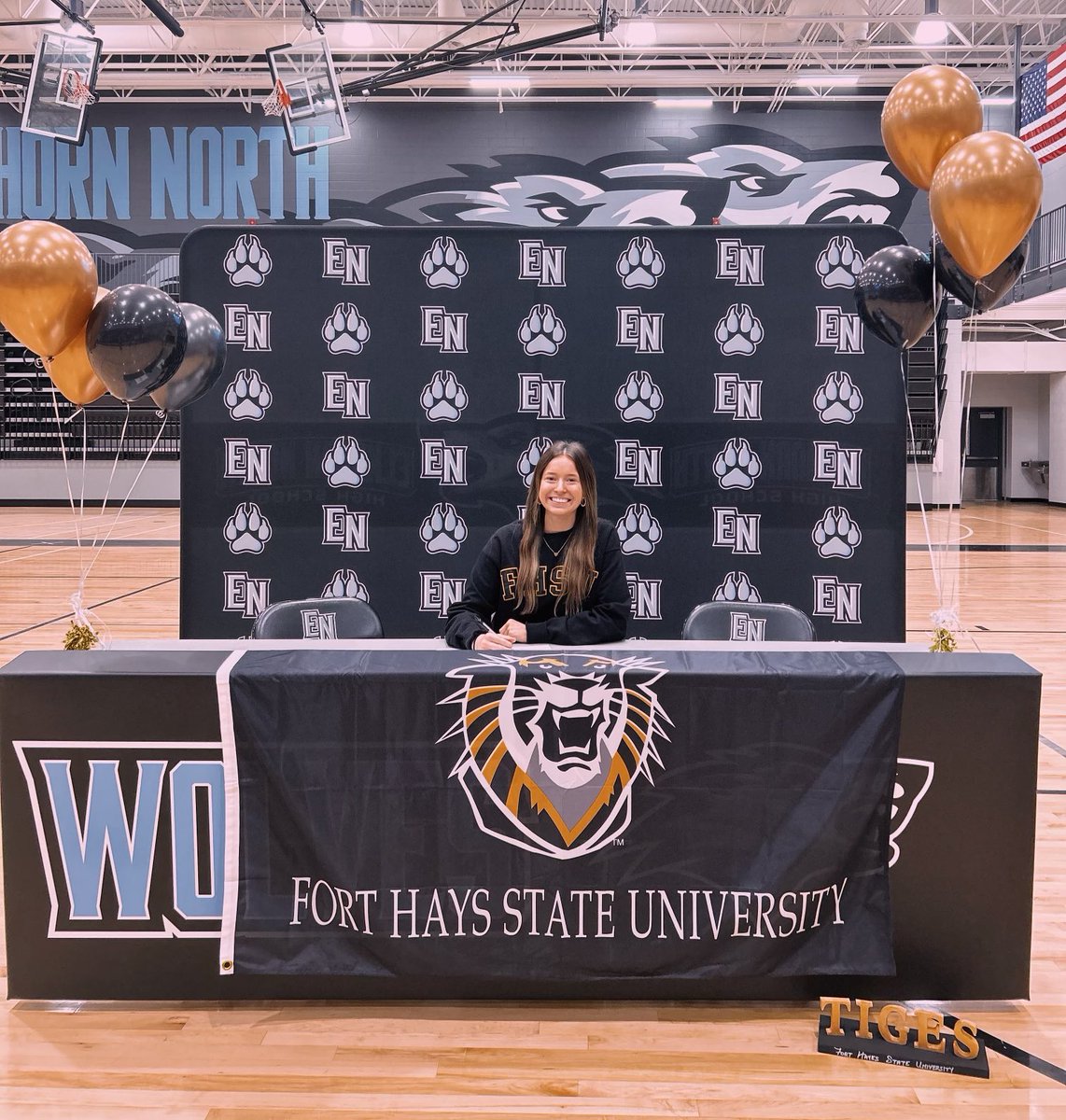 elknorth_vb's tweet image. 🐺🏐2023 Signing day!✍🏻

Special Day‼️

Congrats to Haylee on signing her NLI to continue her education &amp;amp; play🏐 at Fort Hays State University in Hays, KS!

@hayleewolf_ ➡️@fhsuvb 

Thank you for these last 4️⃣ years!🐺

#DefendTheFort
#GoWolves