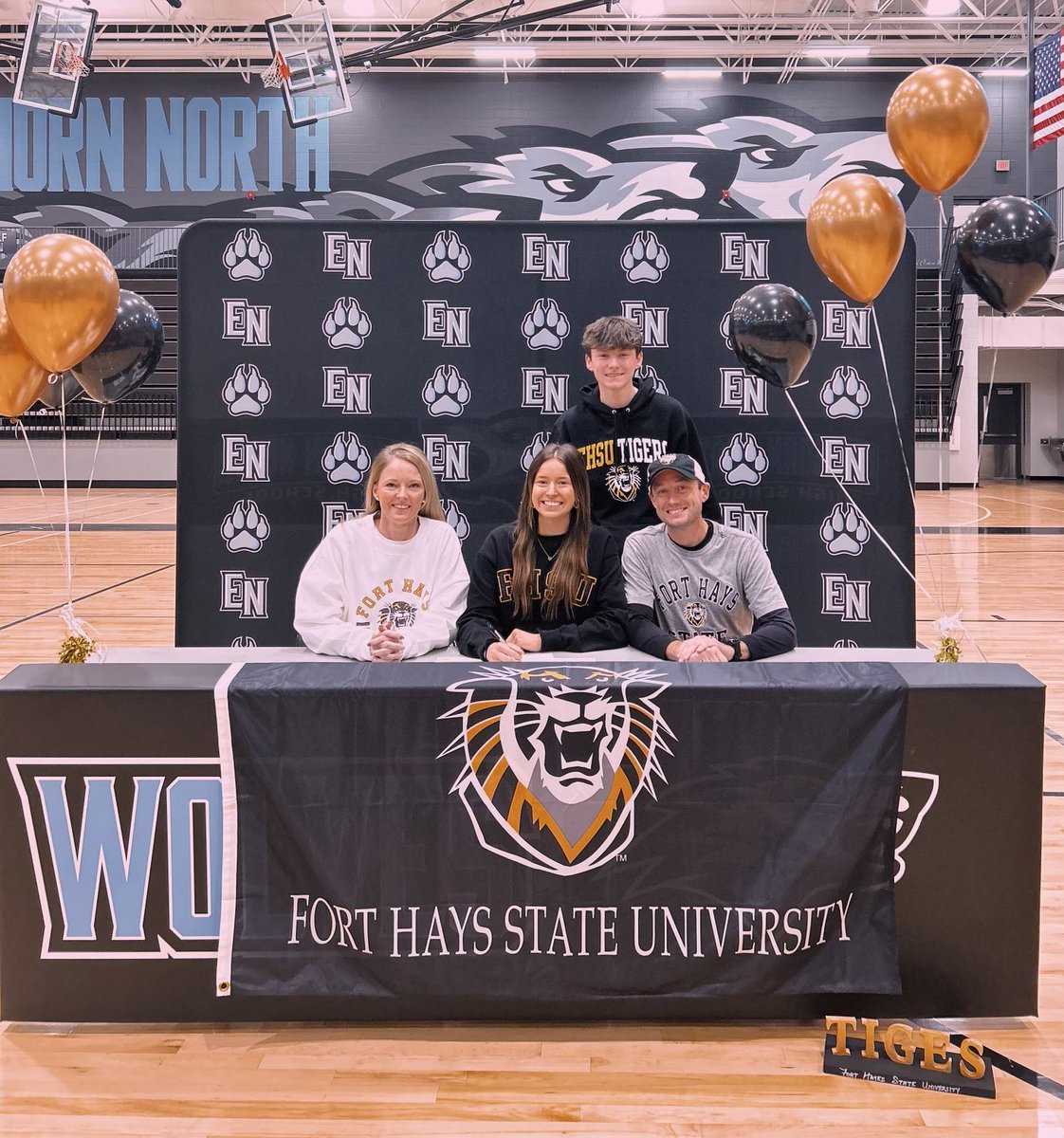 elknorth_vb's tweet image. 🐺🏐2023 Signing day!✍🏻

Special Day‼️

Congrats to Haylee on signing her NLI to continue her education &amp;amp; play🏐 at Fort Hays State University in Hays, KS!

@hayleewolf_ ➡️@fhsuvb 

Thank you for these last 4️⃣ years!🐺

#DefendTheFort
#GoWolves