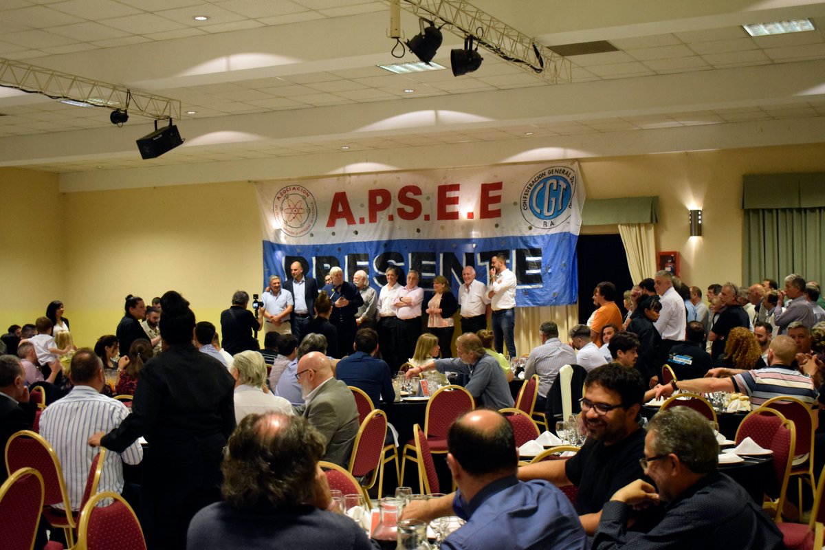 heberjrios's tweet photo. Acompañamos la asunción de la Comisión Directiva de #APSEE.
Envío un fuerte abrazo a todas las trabajadoras y todos los trabajadores que asumieron este rol tan importante para la defensa de los derechos conquistados; y por supuesto al compañero @CarlosMinucci, que fue reelecto como Secretario General, por sostener siempre las banderas históricas del movimiento obrero.
¡Muchos éxitos para lo que se viene!✌
