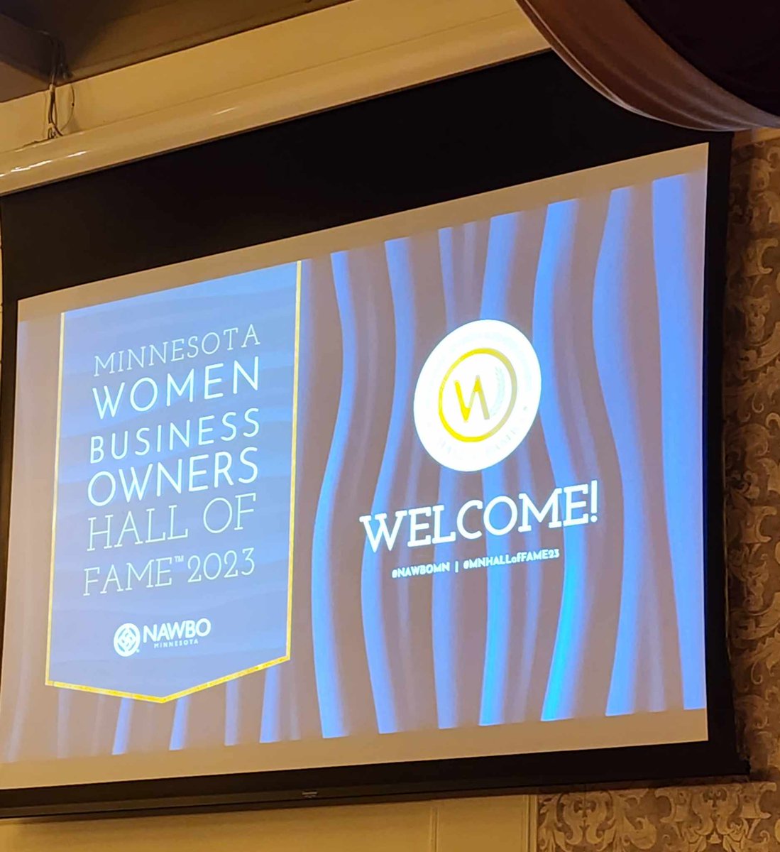 Telemundomsp's tweet photo. Cinco mujeres empresarias de Minnesota homenajeadas en la fiesta anual del Salón de la Fama de NAWBO.

Fotos y más sobre de cada una de ellas aquí:
https://t.co/p4ItjpVnqS

#Mujeres #empresarias #Minnesota #nawbo https://t.co/JvJziyfBXc