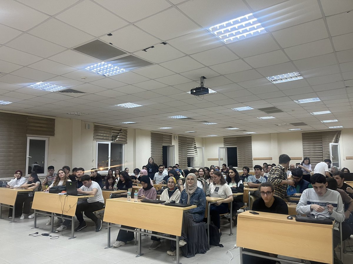 yuyapzek's tweet photo. Yapay Zeka Topluluğu olarak bu yıl ki ikinci Pyhton etkinliğimizi gerçekleştirdik.🥳 Katılan herkese teşekkür ederiz.⭐️🤍🫠🦾 https://t.co/qS92cgjN3K