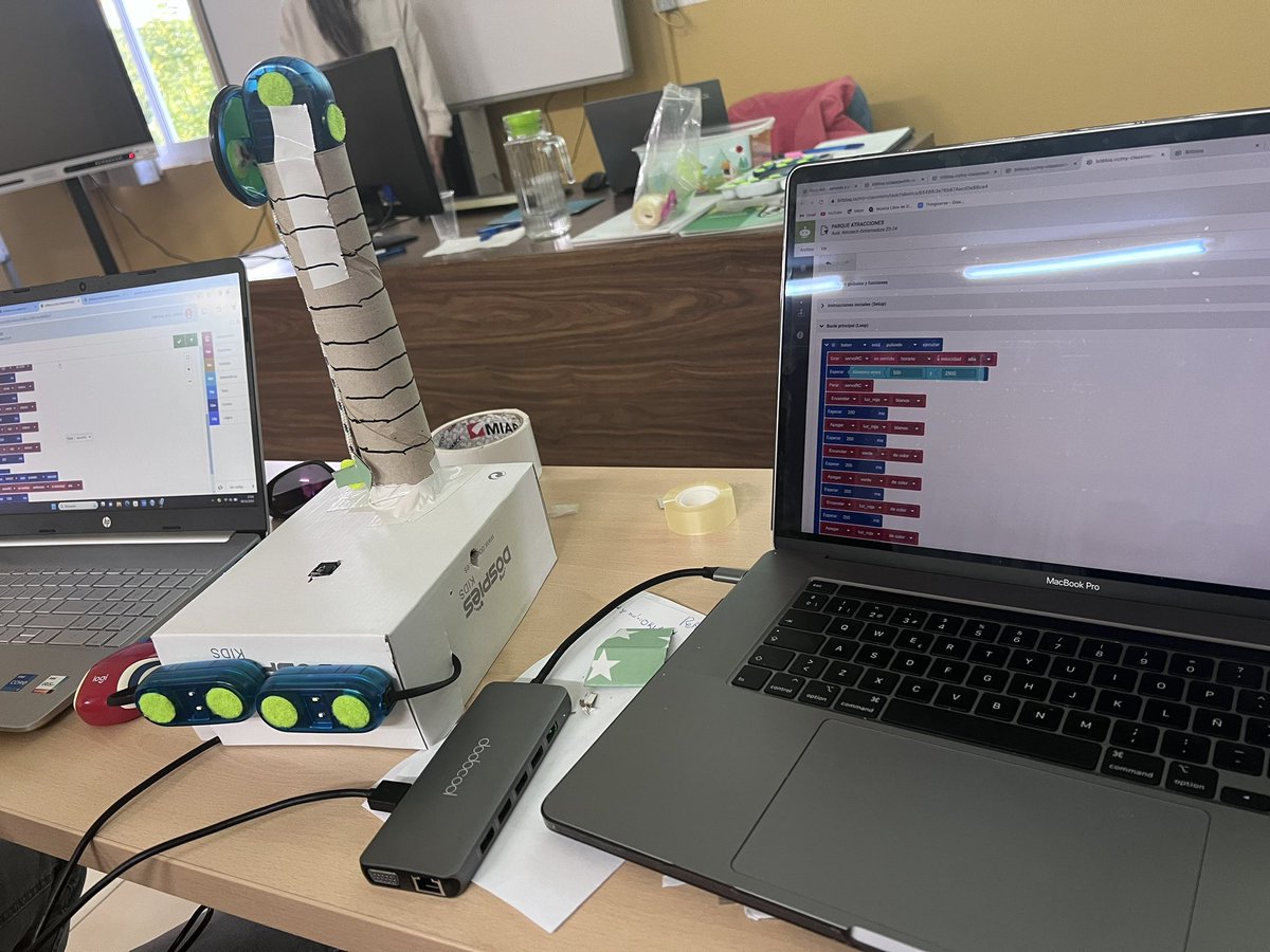 CasarCeip's tweet photo. Nuestro Centro inicia por 3er año consecutivo la formación en Robótica Educativa @RetoTech de @FundacionEndesa en el que los alumnos/as del cole desarrollarán el pensamiento lógico y creatividad Gracias un año más

@BQEducacion @theteachercelia @educacionEXT @UpeCaceres @bitbloq https://t.co/L0r7pmpm6G