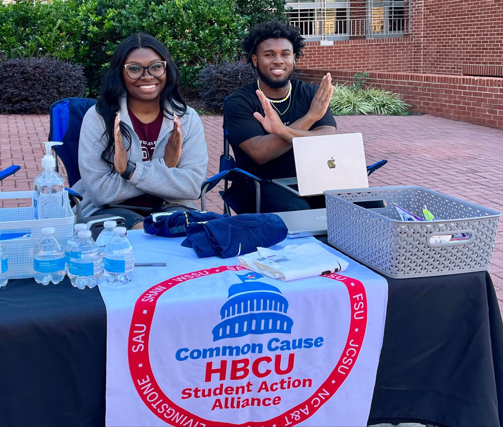 Our <a href="/CommonCause/">Common Cause</a> team was at the polls in #NorthCarolina on Tuesday to help ensure all voters had a positive experience casting their ballot in local elections!🗳️

➡️Now, let's get ready to vote in 2024: ccnc.me/UniteNCEd  #ncpol