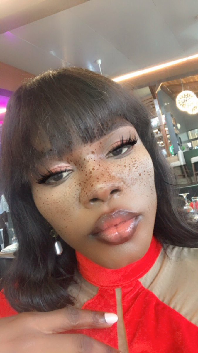 Makera17's tweet image. Wedding guest 🌹 

#DinnerReception