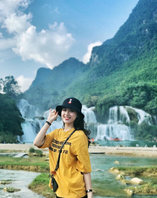 Du lịch Cao Bằng đang ngày càng phát triển bởi nơi đây sở hữu nhiều cảnh đẹp thiên nhiên hoang sơ, núi sông hùng vĩ và những cung đường tuyệt đẹp. Chính vì vậy, tour du lịch 3 ngày 2 đêm là khoảng thời gian lí tưởng để tham quan và khám phá vùng núi Cao Bằng