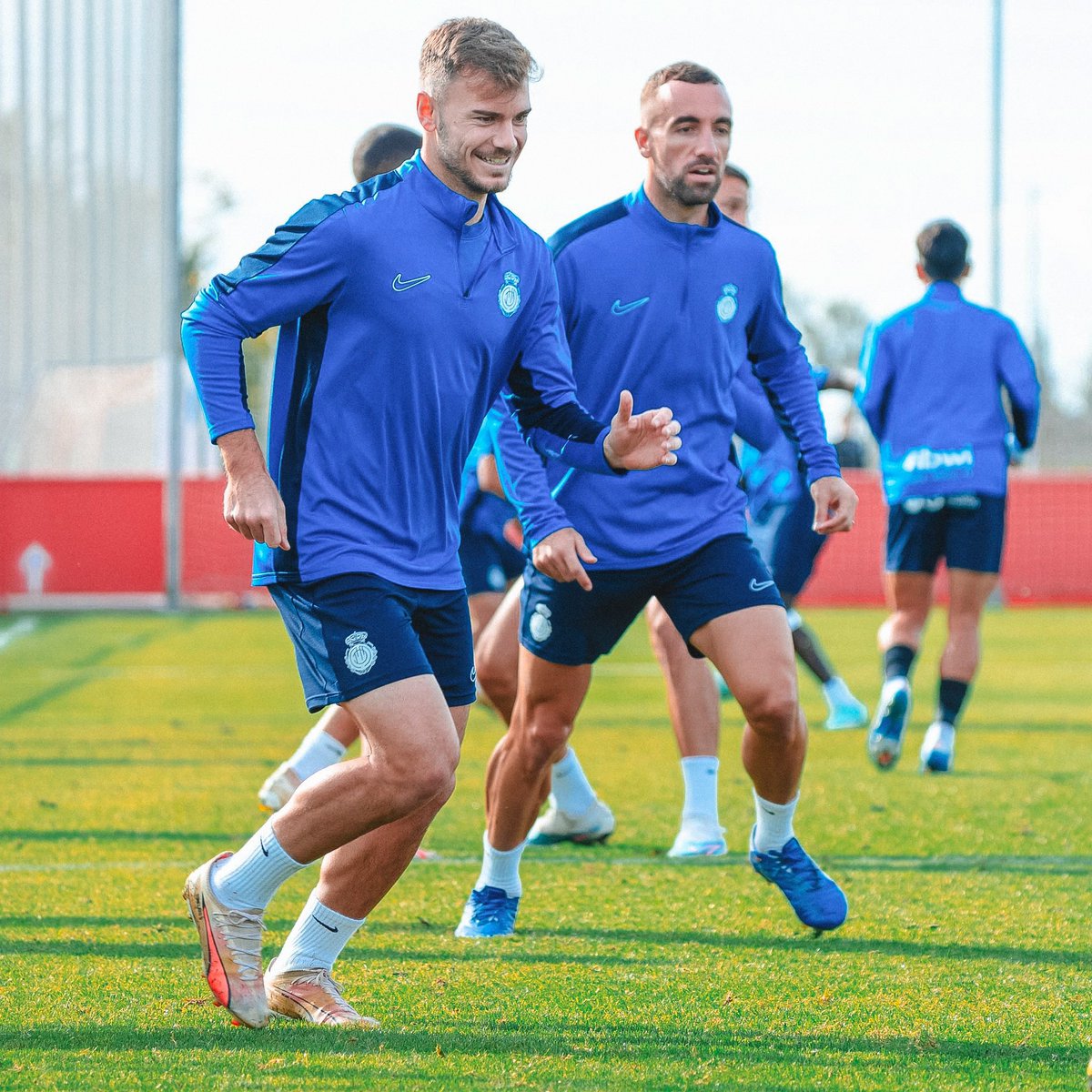 tonilato's tweet photo. Ante las adversidades… trabajo 💪🏻

Vamos, @RCD_Mallorca 👹 https://t.co/LtFts8ZFFc
