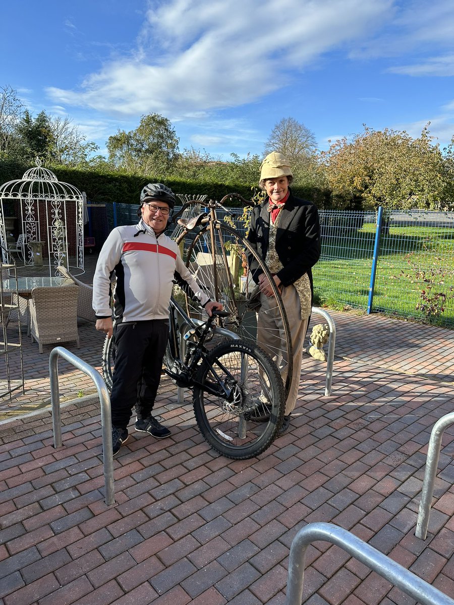 HemswellAntique's tweet image. Penny Farthing Foolery in The Guardroom this week with @DavidHarperTV a fun couple of days filming our promo videos. 

#hemswell #antiques #visitlincoln #cyclelincolnshire #pennyfarthing