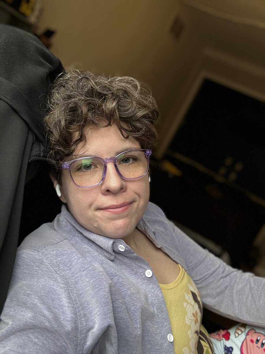 BeccasLive's tweet image. What I looked like when GTA V came out vs now