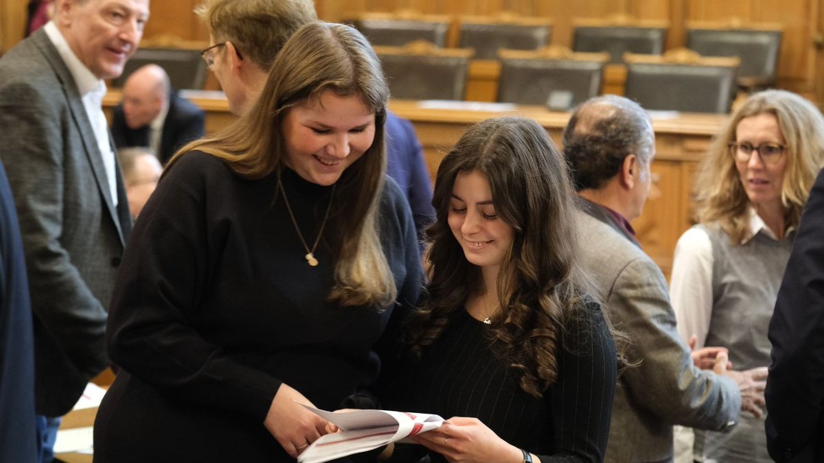 buergerschaftHH's tweet photo. Die Bilder aus der Sitzung der Bürgerschaft vom 8. November. 3/3

📷Hamburgische Bürgerschaft/Michael Zapf

@KazimAbaci @jenny_jasberg @juliabarth_hh @SarahTimmann @DenizCelikhh https://t.co/fOVMaGZ4ZF