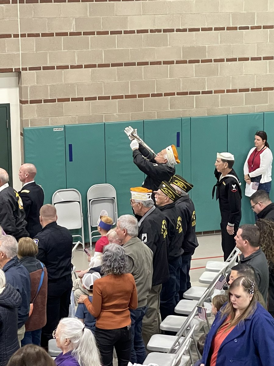 MrsSchellJTPS's tweet photo. 🇺🇸This morning we had a beautiful Veteran’s Day assembly! We welcomed and had the opportunity to thank some amazing Veterans who are connected to our JTPS community and our Watertown community!  Our own town manager, Mr. Raimo attended and spoke to us! 🇺🇸 https://t.co/eF46myalEY