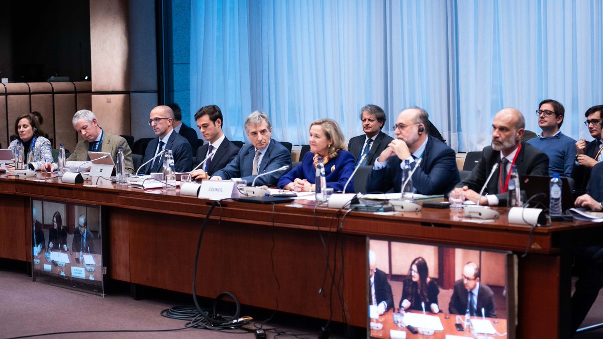 NadiaCalvino's tweet image. ‼️Nuevo hito bajo Presidencia #EU2023ES🇪🇺🇪🇸: Acuerdo político sobre el Reglamento de Identidad #Digital #eIDAS.

Los ciudadanos podrán hacer gestiones digitales en toda la UE con una identidad única y segura.

🎯 Innovación tecnológica protegiendo nuestros derechos y valores.