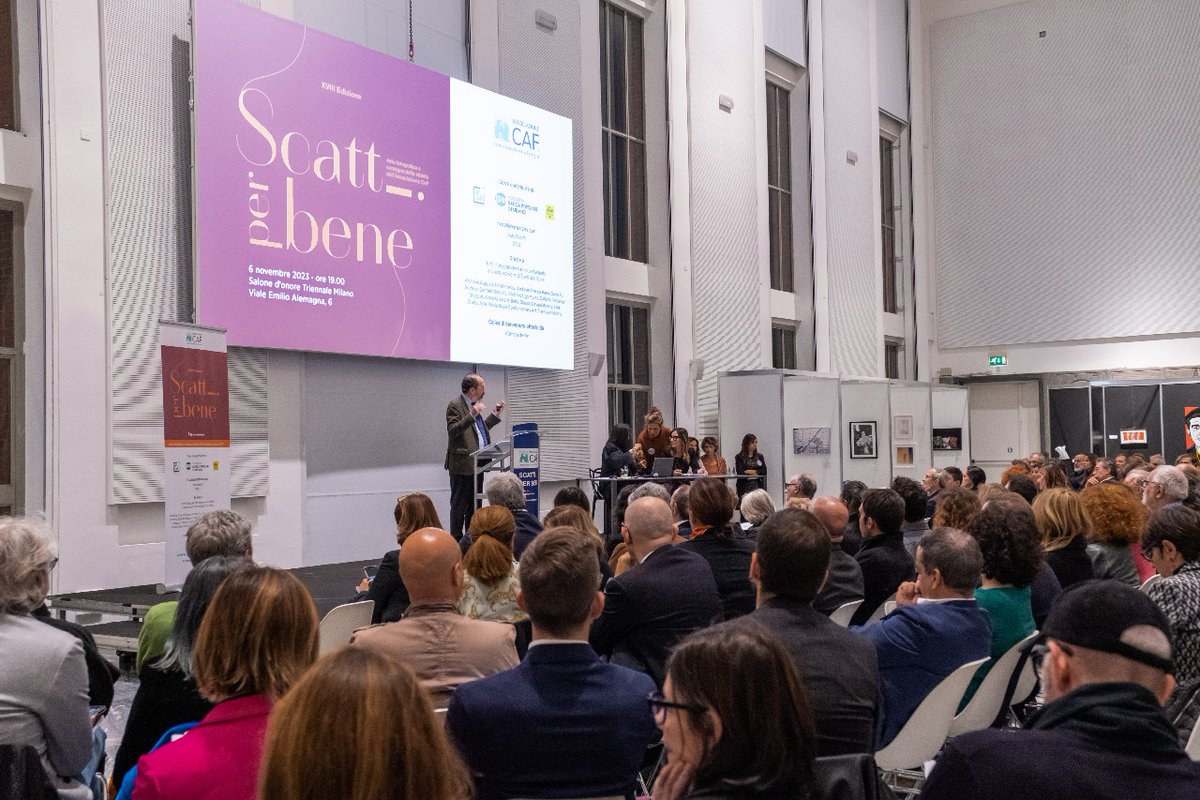 Lunedì sera oltre 200 persone hanno affollato il Salone d’Onore di Triennale Milano per la 18^ edizione della nostra asta benefica di fotografie 📷😍

👉 Scopri il risultato dell'asta e guarda le foto ricordo della serata: bit.ly/3FO9OHA

#AssociazioneCAF #ScattiperBene