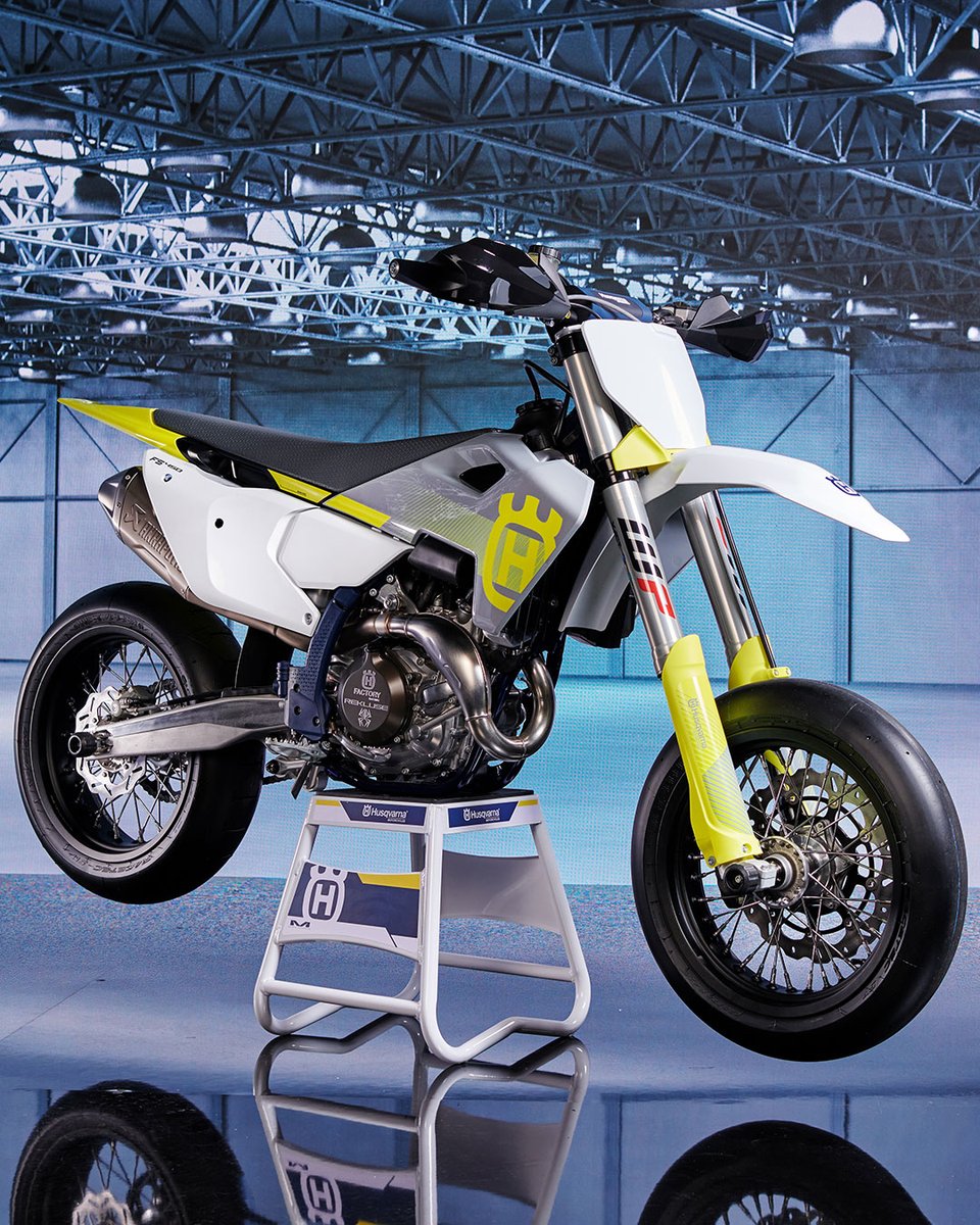 True supermoto performance.

Our FS 450 is designed to dominate on track. Fully focused and built to win.

#HusqvarnaMotorcycles #FS450 #Supermoto #GoRide #RideHusky